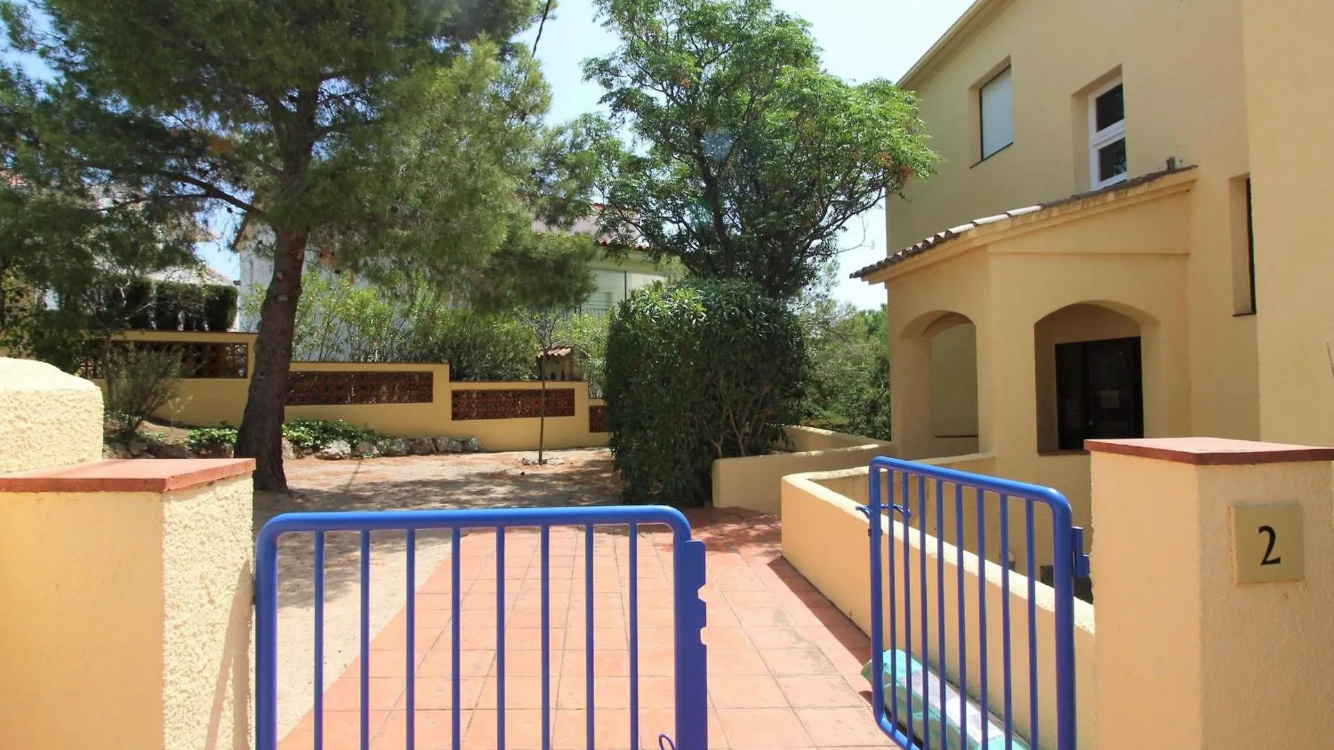 Apartamento Con Jardin A 150 M De La Playa, 2 Habitaciones, Terraza Con Vistas Parciales Al Mar, Ac, Bbq. - Es-228-151 Llança