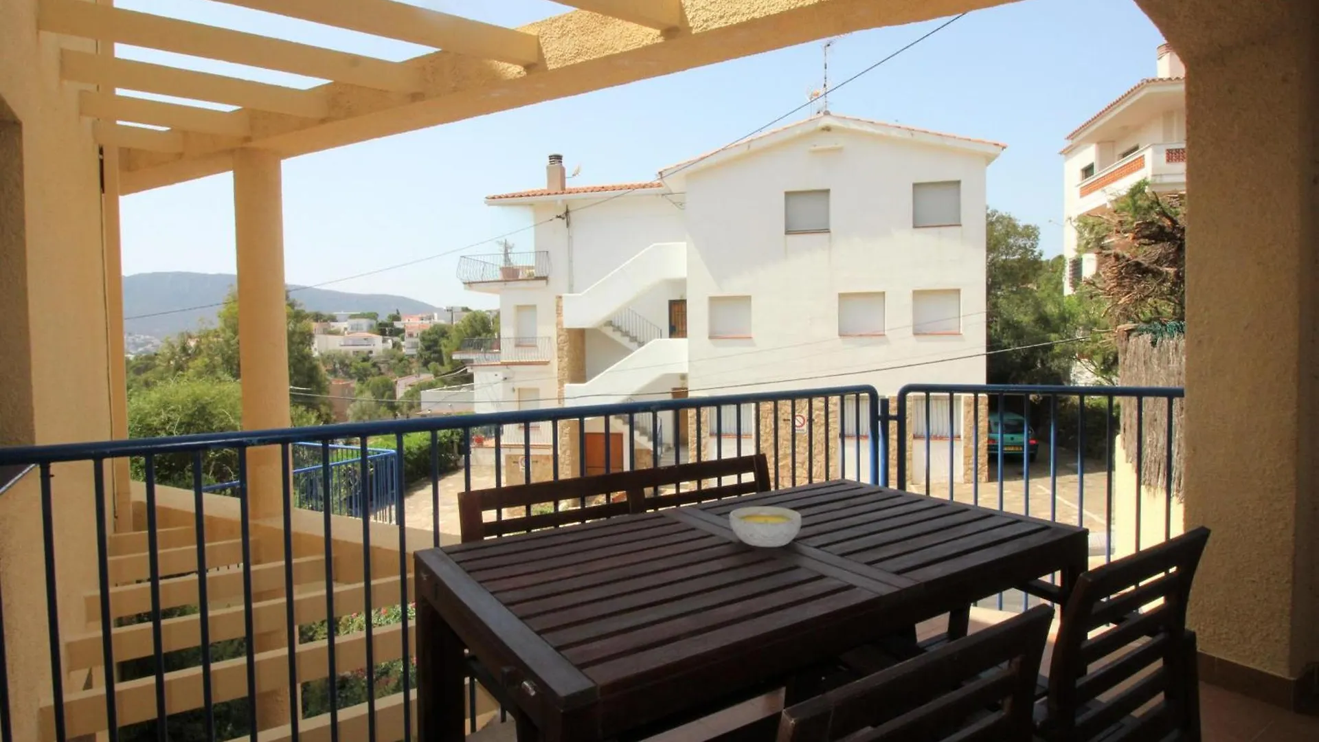Apartamento Con Jardin A 150 M De La Playa, 2 Habitaciones, Terraza Con Vistas Parciales Al Mar, Ac, Bbq. - Es-228-151 Llança