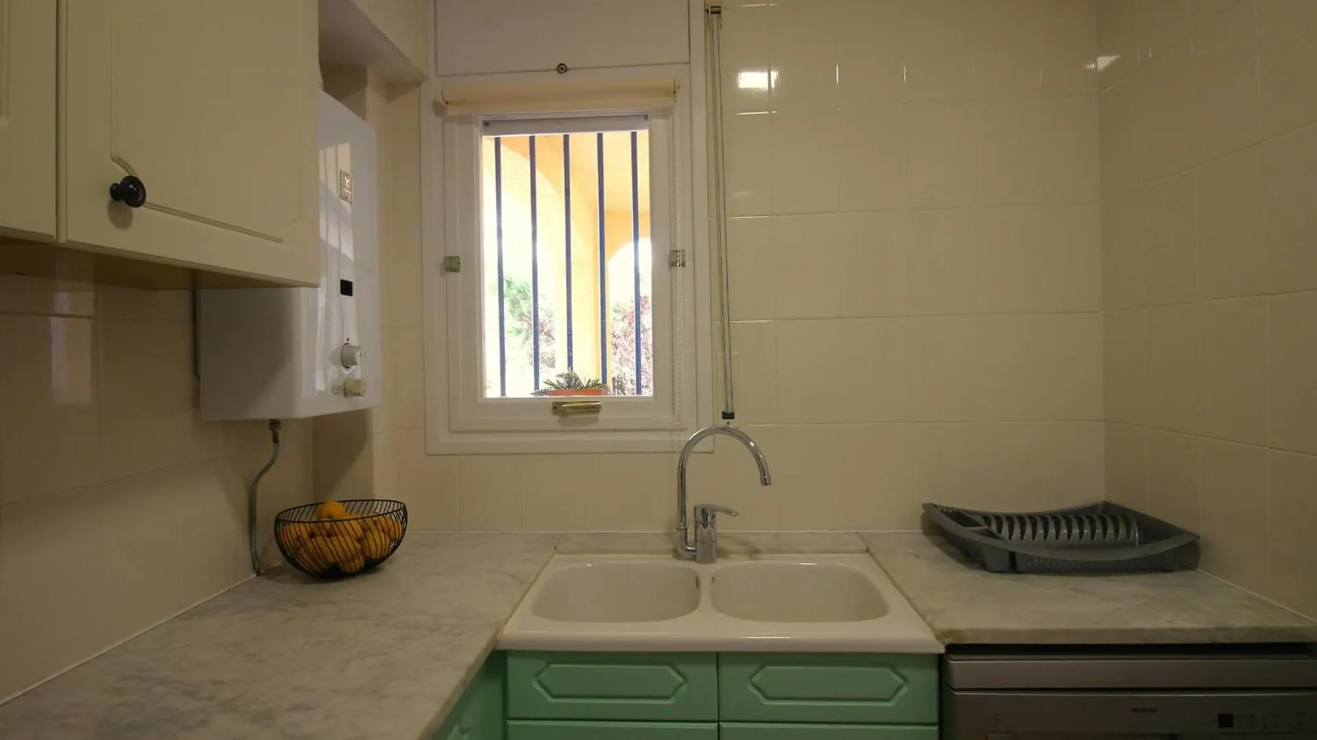 Apartamento Con Jardin A 150 M De La Playa, 2 Habitaciones, Terraza Con Vistas Parciales Al Mar, Ac, Bbq. - Es-228-151 Llança Spanien
