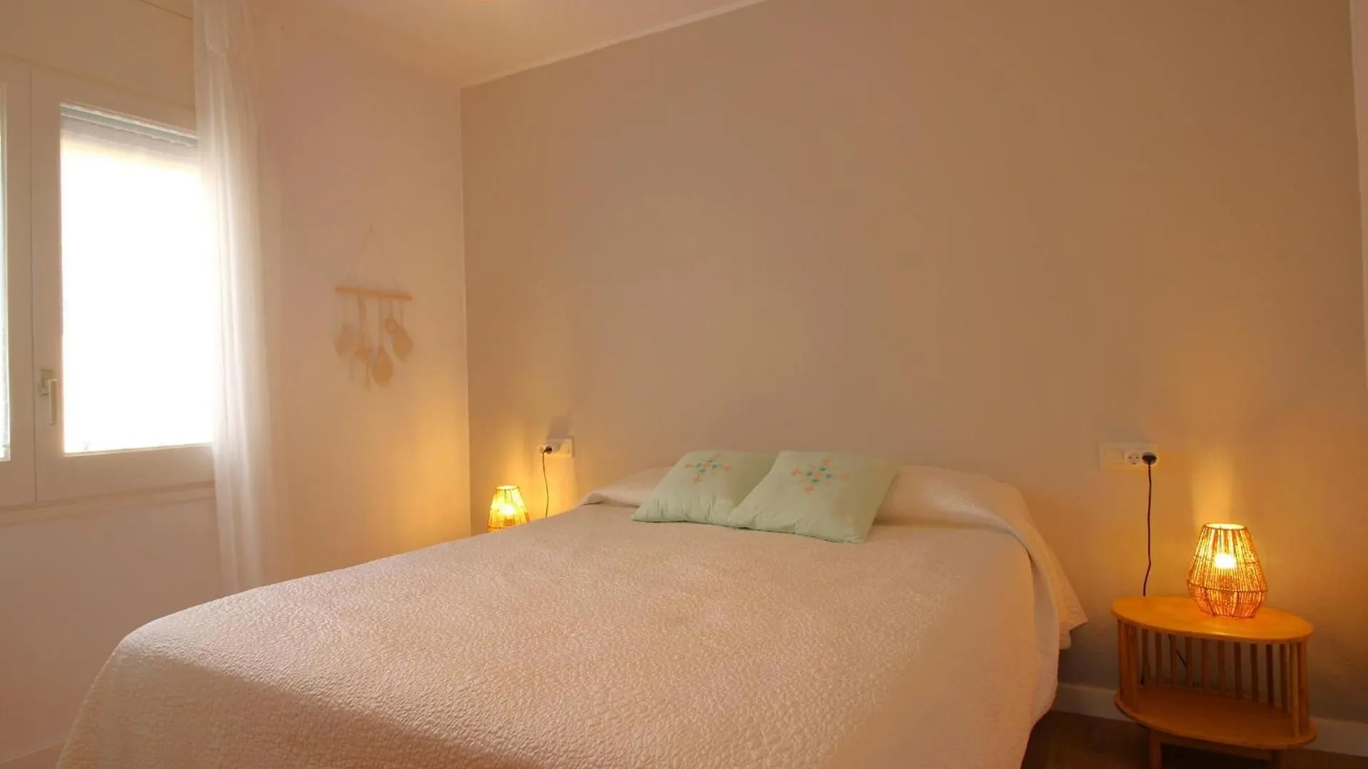Lägenhet Apartamento Con Jardin A 150 M De La Playa, 2 Habitaciones, Terraza Con Vistas Parciales Al Mar, Ac, Bbq. - Es-228-151 Llança