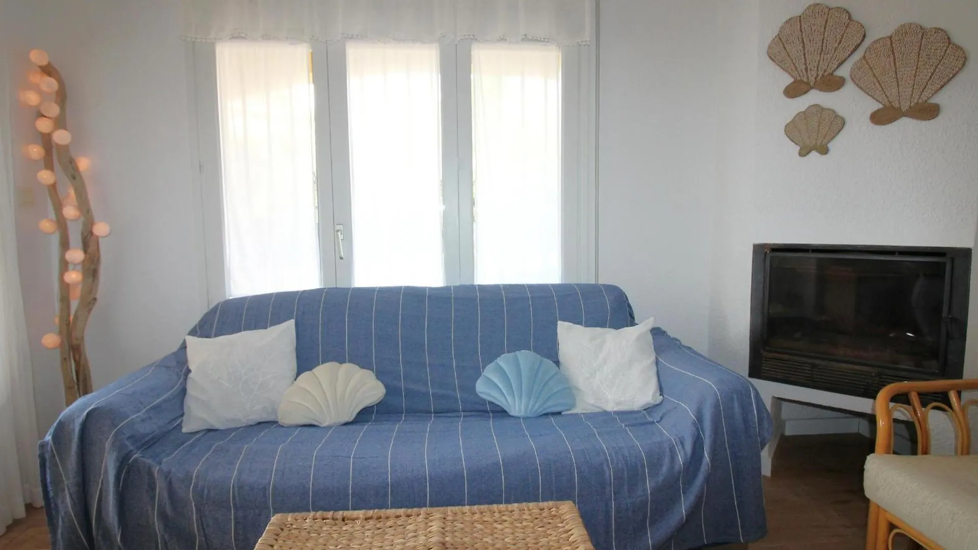 Lägenhet Apartamento Con Jardin A 150 M De La Playa, 2 Habitaciones, Terraza Con Vistas Parciales Al Mar, Ac, Bbq. - Es-228-151 Llança