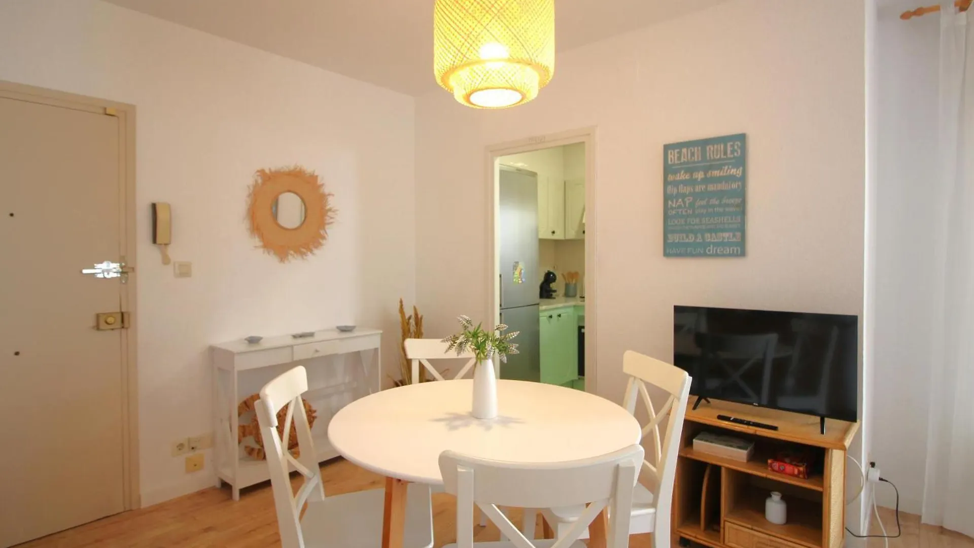 Apartamento Con Jardin A 150 M De La Playa, 2 Habitaciones, Terraza Con Vistas Parciales Al Mar, Ac, Bbq. - Es-228-151 Llança 0*,