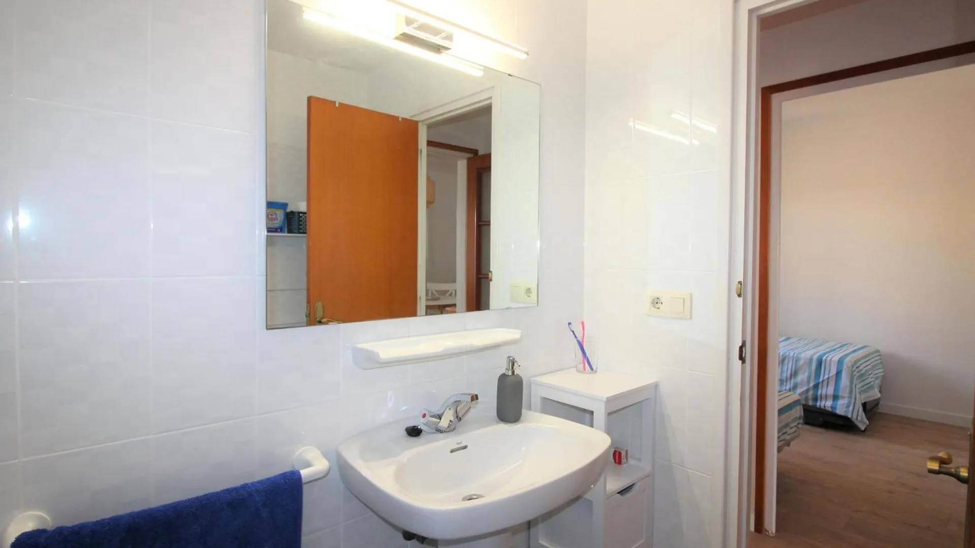 Apartamento Con Jardin A 150 M De La Playa, 2 Habitaciones, Terraza Con Vistas Parciales Al Mar, Ac, Bbq. - Es-228-151 Llança 0*,